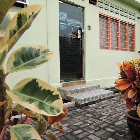 The Pillohouzzze Hotell Malacca Exteriör bild