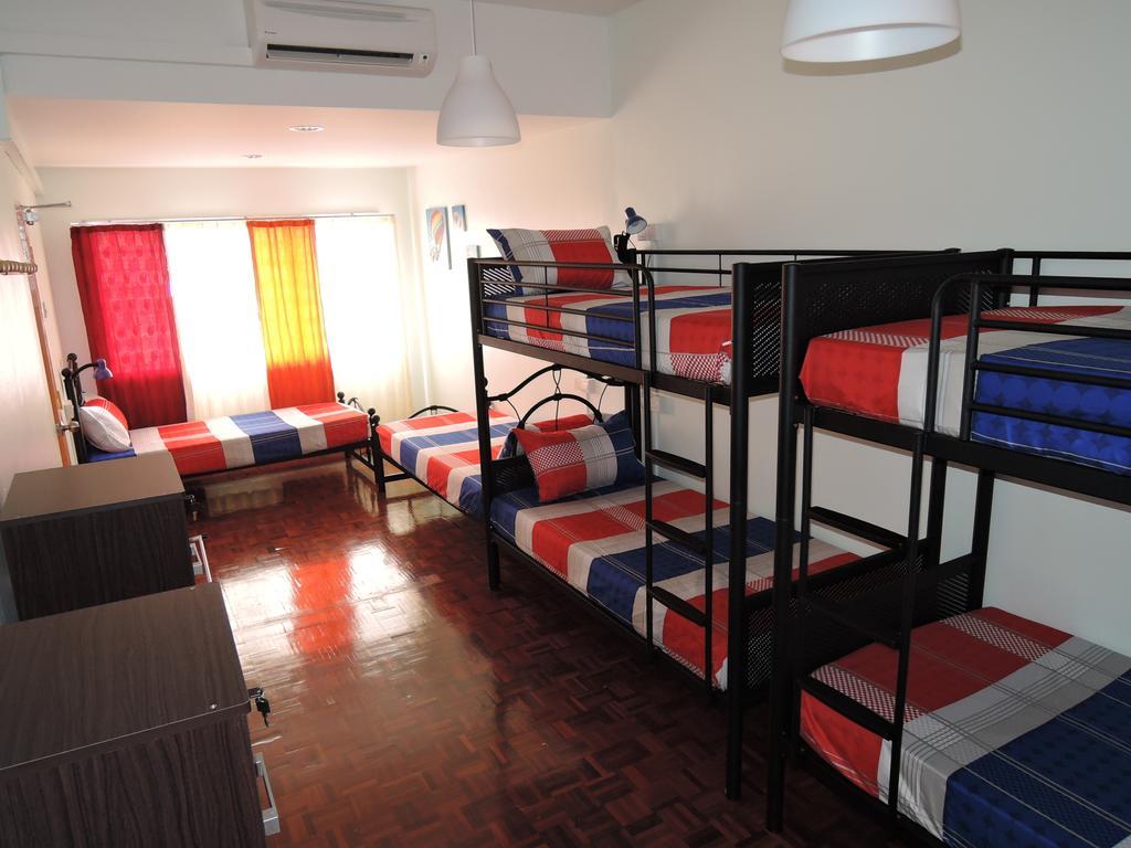 The Pillohouzzze Hotell Malacca Exteriör bild
