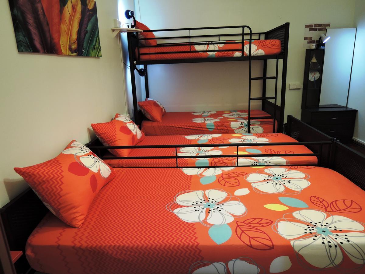 The Pillohouzzze Hotell Malacca Exteriör bild
